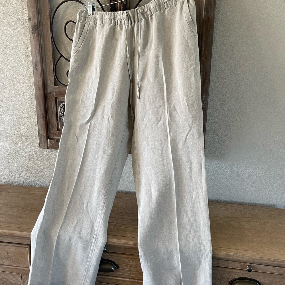 Linen, casual drawstring pants. Super cute for spring and summer.